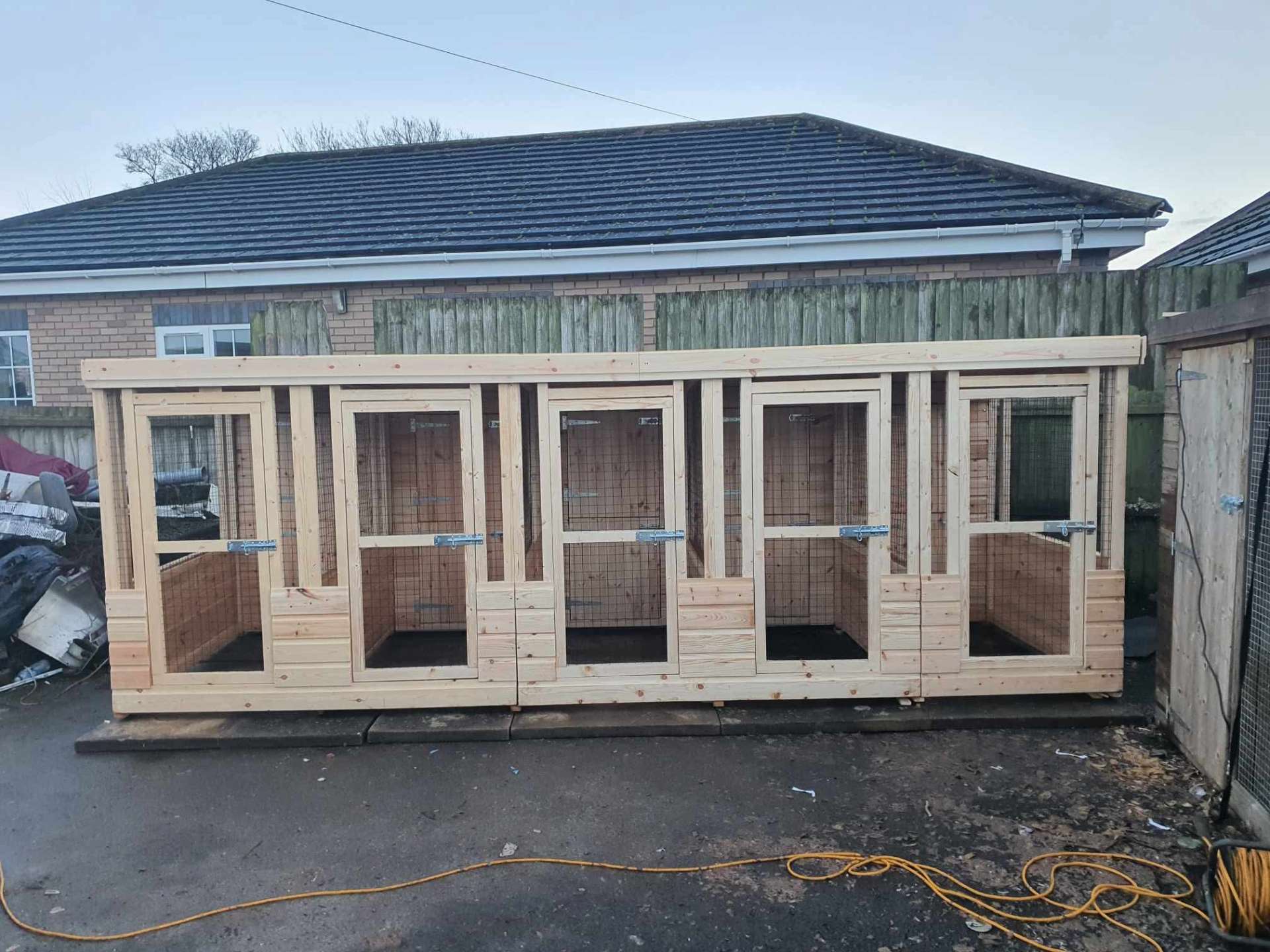 DJN Pet Housing build 3